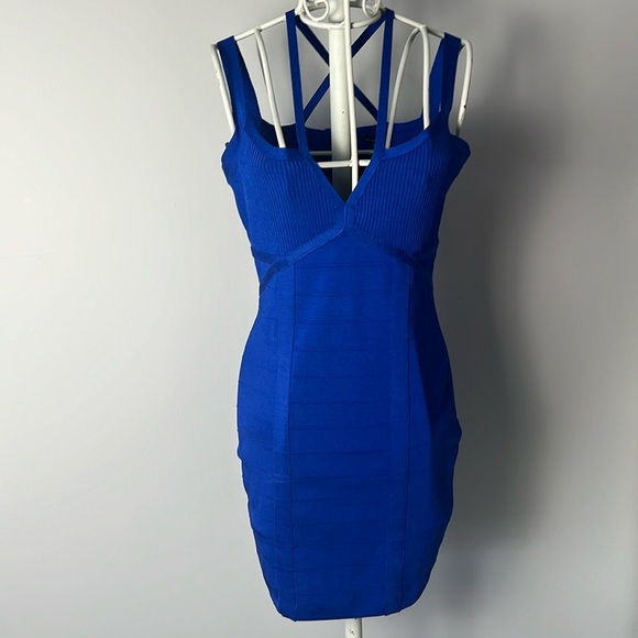 Guess Dresses & Skirts - NWT Guess Bodycon Dress